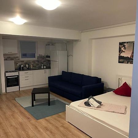 Tranzzit Airport Apartament I Otopeni Kültér fotó