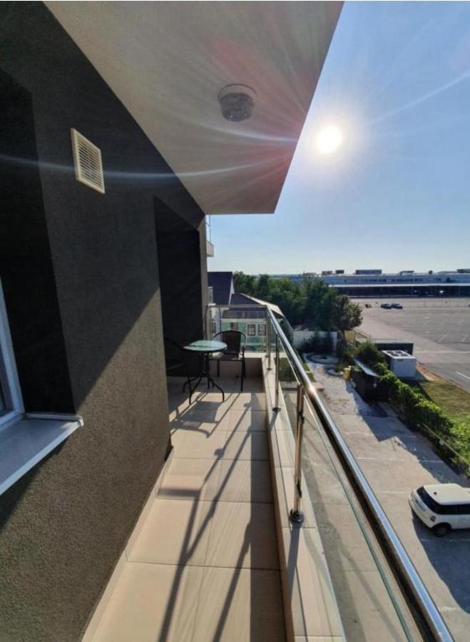 Tranzzit Airport Apartament I Otopeni Kültér fotó
