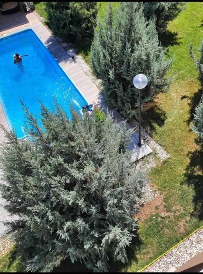 Tranzzit Airport Apartament I Otopeni Kültér fotó