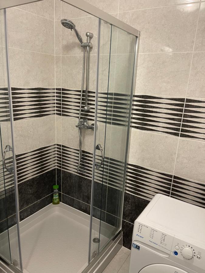 Tranzzit Airport Apartament I Otopeni Kültér fotó